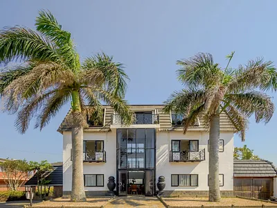 9 Bedroom House For Sale in Amanzimtoti - k51I.webp