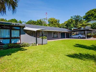 4 Bedroom House For Sale in Amanzimtoti - 5YQM.webp