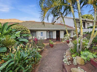 2 Bedroom Townhouse For Sale in Amanzimtoti - cc0N.webp