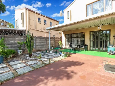 3 Bedroom Townhouse For Sale in Durban - lNug.webp
