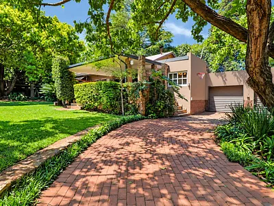 8 Bedroom House For Sale in Centurion - jA53.webp