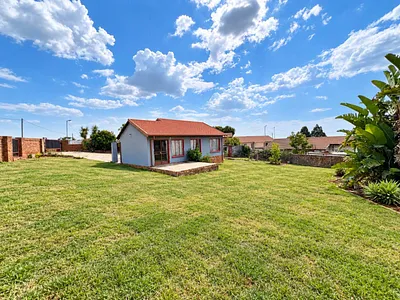 6 Bedroom House For Sale in Soshanguve M, Soshanguve - STvA.webp