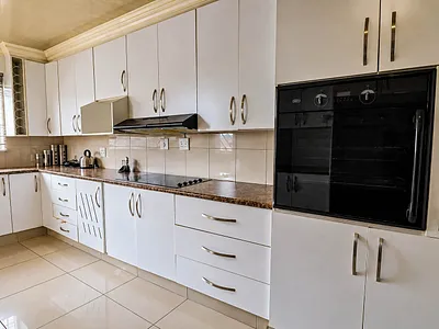 4 Bedroom House For Sale in Midrand - QLJW.webp