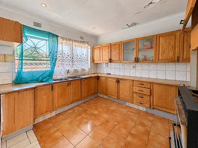 7 Bedroom House For Sale in Soshanguve M, Soshanguve - HA5g.webp