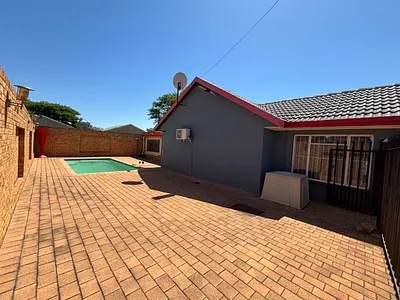 4 Bedroom House For Sale in Pretoria - iqK7.webp