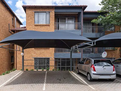 2 Bedroom Townhouse For Sale in Kempton Park - rjmH.webp
