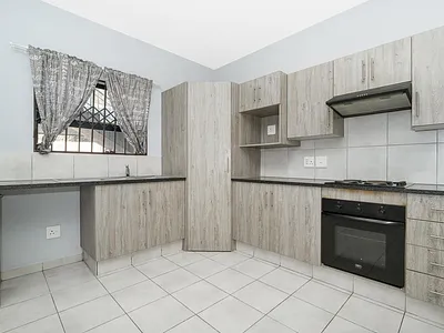 2 Bedroom Townhouse For Sale in Benoni - ES0W.webp