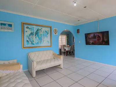 3 Bedroom House For Sale in Queensburgh - p96G.webp