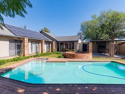 4 Bedroom House For Sale in Kempton Park - j3NS.webp