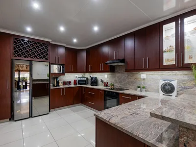 4 Bedroom Townhouse For Sale in Kingsburgh - w5JD.webp