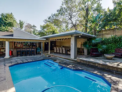 7 Bedroom House For Sale in Amanzimtoti - q6lU.webp