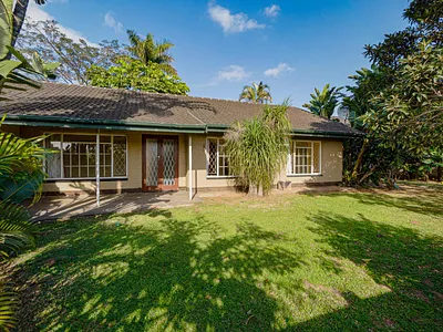 3 Bedroom Townhouse For Sale in Amanzimtoti - aEfM.webp