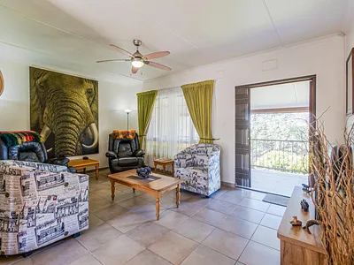 3 Bedroom Townhouse For Sale in Amanzimtoti - img