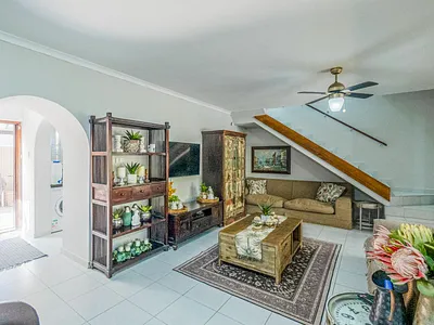 4 Bedroom Townhouse For Sale in Amanzimtoti - ZMM5.webp