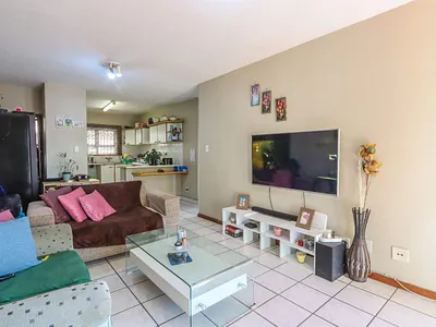 2 Bedroom Apartment For Sale in Durban - BjV9.webp