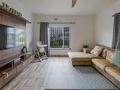 2 Bedroom Apartment For Sale in Kingsburgh - 0yXg.webp