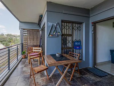 2 Bedroom Apartment For Sale in Amanzimtoti - n2Ec.webp