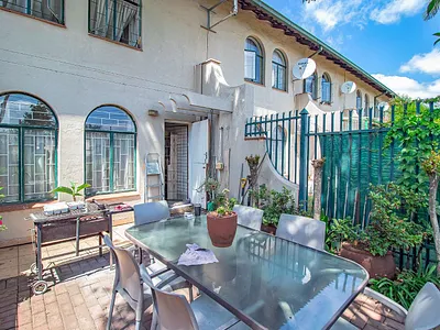 2 Bedroom Townhouse For Sale in Pretoria - X1ij.webp
