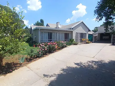 3 Bedroom House For Sale in Kempton Park - img