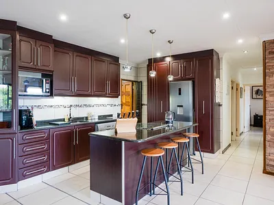 3 Bedroom Townhouse For Sale in Amanzimtoti - FaTN.webp