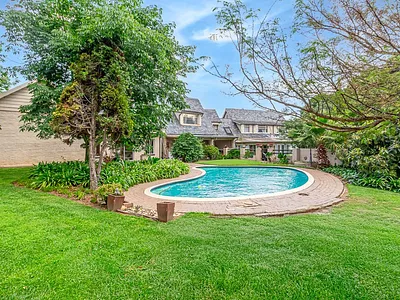 5 Bedroom House For Sale in Roodepoort - LTYe.webp