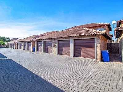 2 Bedroom Townhouse For Sale in Pretoria - kZDu.webp