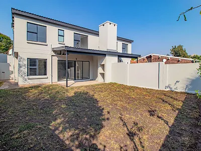 2 Bedroom Townhouse For Sale in Pretoria - KQEm.webp