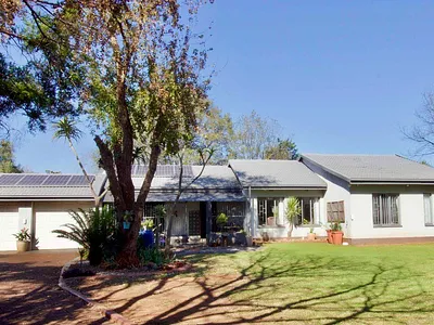 4 Bedroom House For Sale in Centurion - hQOO.webp