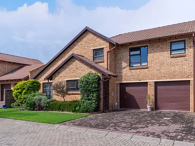 3 Bedroom Townhouse For Sale in Pomona, Kempton Park - WlbU.webp