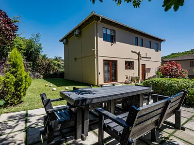 3 Bedroom Townhouse For Sale in Amanzimtoti - t5s3.webp