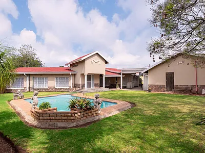 3 Bedroom House For Sale in Kempton Park - UZJD.webp