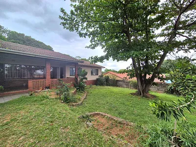 3 Bedroom House For Sale in Amanzimtoti - YNzv.webp