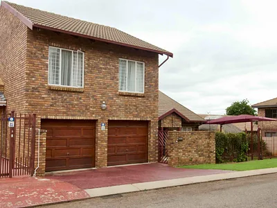 5 Bedroom House For Sale in Centurion - OUTd.webp
