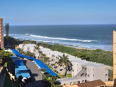 2 Bedroom Apartment For Sale in Amanzimtoti - bNP7.webp