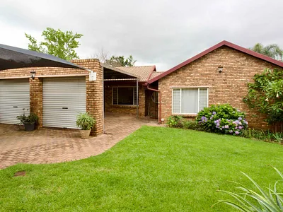 4 Bedroom House For Sale in Centurion - mpxq.webp