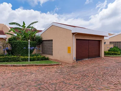 3 Bedroom Townhouse For Sale in Benoni - R94k.webp