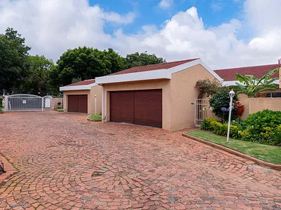 3 Bedroom Townhouse For Sale in Benoni - ZNpd.webp