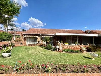 3 Bedroom Townhouse For Sale in Centurion - XcNp.webp