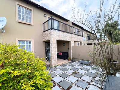 3 Bedroom Townhouse For Sale in Pretoria - A2or.webp