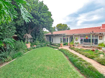 4 Bedroom House For Sale in Centurion - i04l.webp