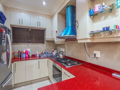 2 Bedroom Apartment For Sale in Durban - 5UYy.webp