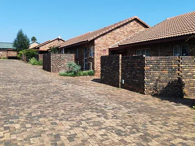 2 Bedroom Townhouse For Sale in Centurion - wL1H.webp