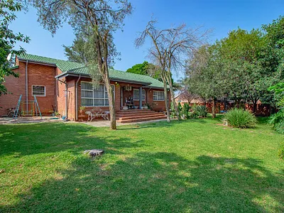 3 Bedroom House For Sale in Garsfontein, Pretoria - img