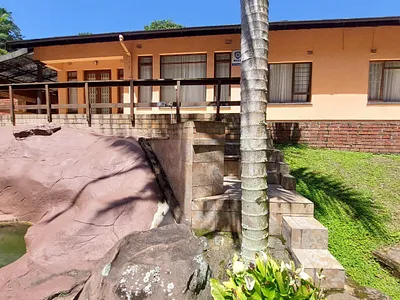 4 Bedroom House For Sale in Amanzimtoti - E0Jt.webp