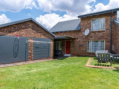 4 Bedroom Townhouse For Sale in Kempton Park - img