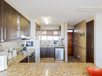 2 Bedroom Apartment For Sale in Amanzimtoti - img