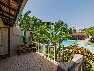 2 Bedroom Apartment For Sale in Amanzimtoti - 3KbU.webp