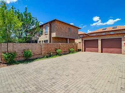 3 Bedroom Townhouse For Sale in Pretoria - MBWX.webp