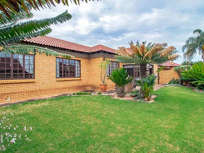 3 Bedroom House For Sale in Centurion - mgne.webp
