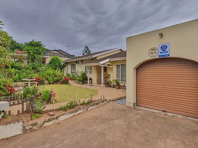 4 Bedroom House For Sale in Isipingo - A3X5.webp